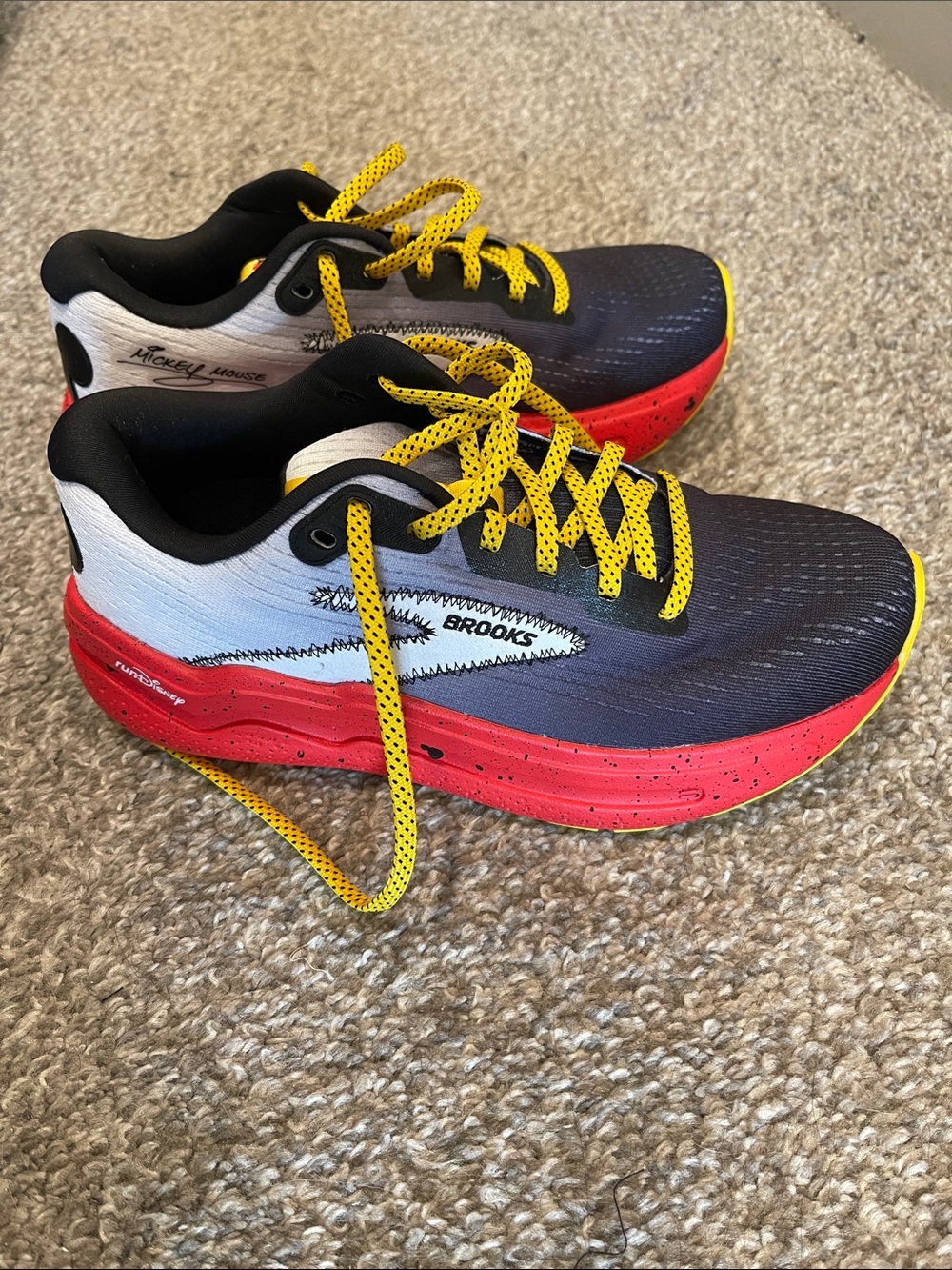Brooks Women’s/Unisex Black Red Yellow Lace-Up Running Sneakers - Picture 4 of 6